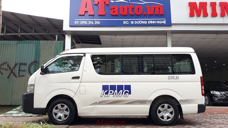 Toyota Hiace 2021  Có Gì đấu Với Ford Transit 16 Chỗ